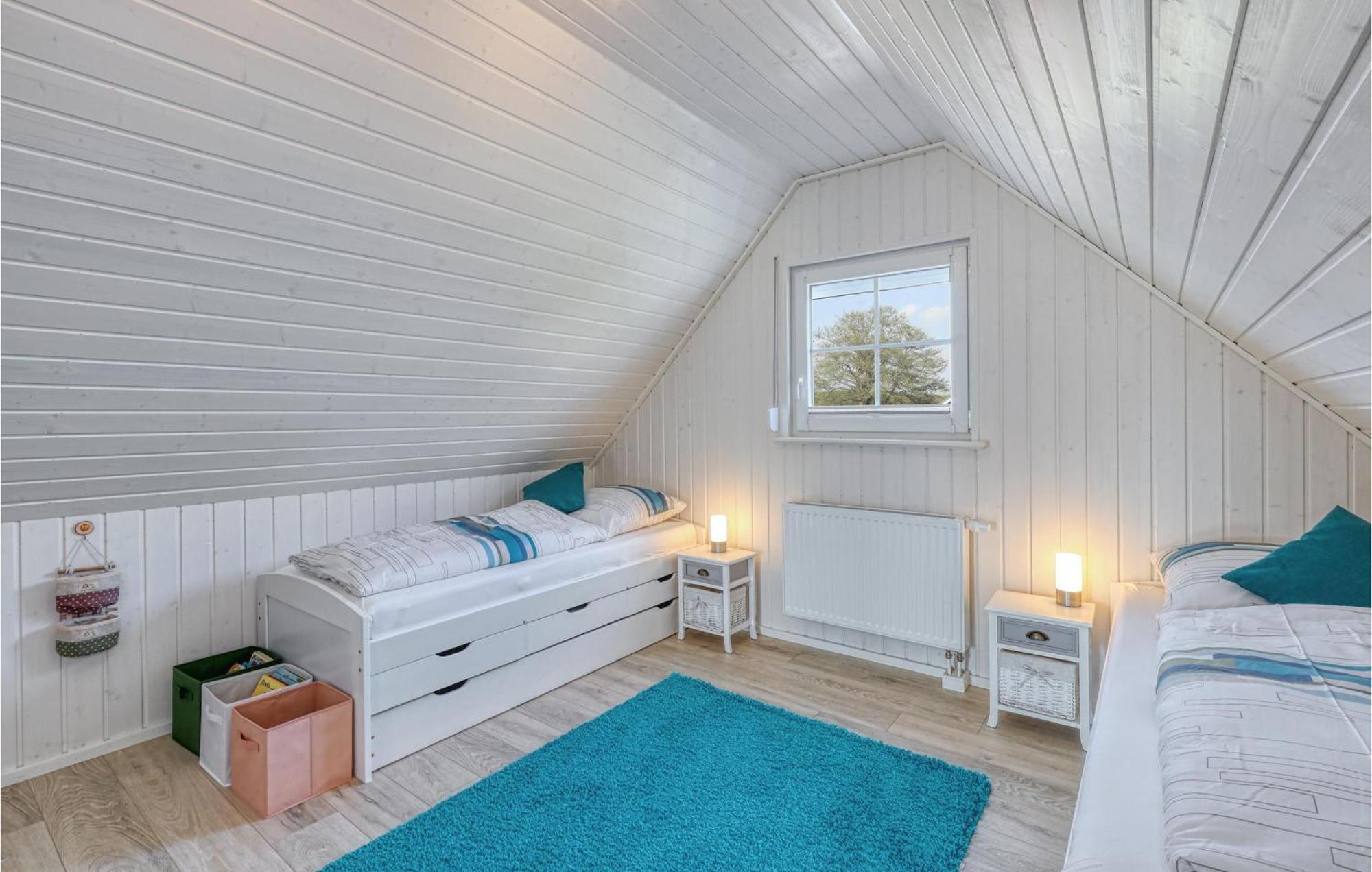 Awesome home in Zerpenschleuse with 2 Bedrooms&WiFi Buitenkant foto