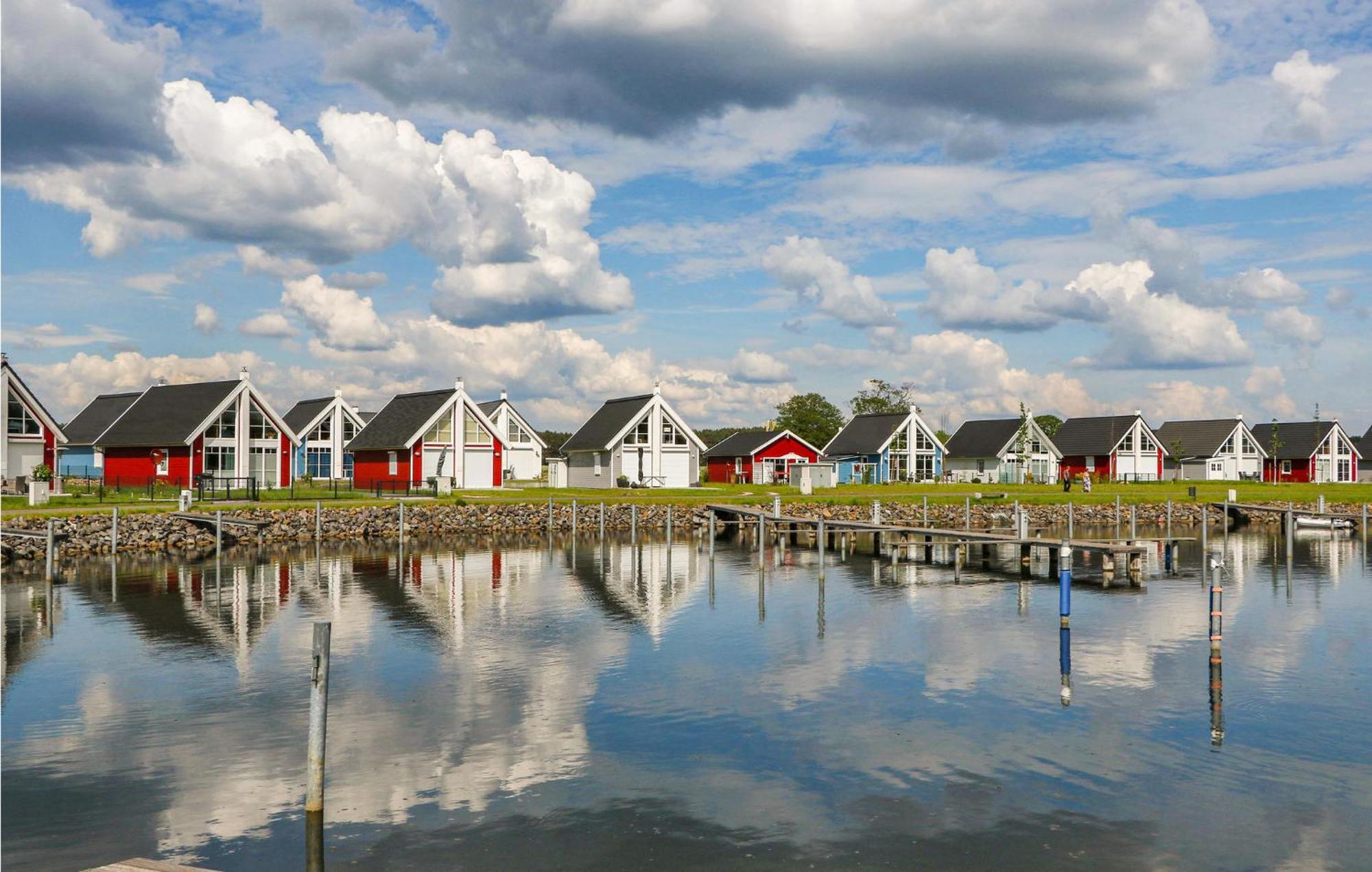 Awesome home in Zerpenschleuse with 2 Bedrooms&WiFi Buitenkant foto